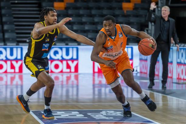 更是让比赛 更是让比赛